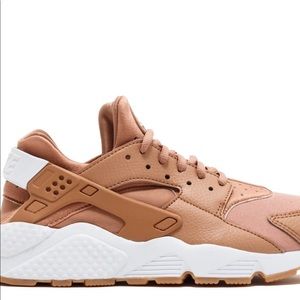 Gold rose Nike Huaraches